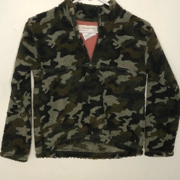 𝅺nwt Treasure And Bond Olive Camo Pullover - Picture 4 of 9